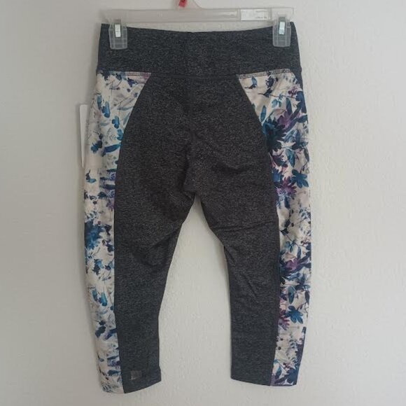 LULAROE SIMPLY COMFORTABLE JADE ATHLETIC CAPRI LEGGING GRAY BLUE FLORAL SML NWT - Picture 2 of 5